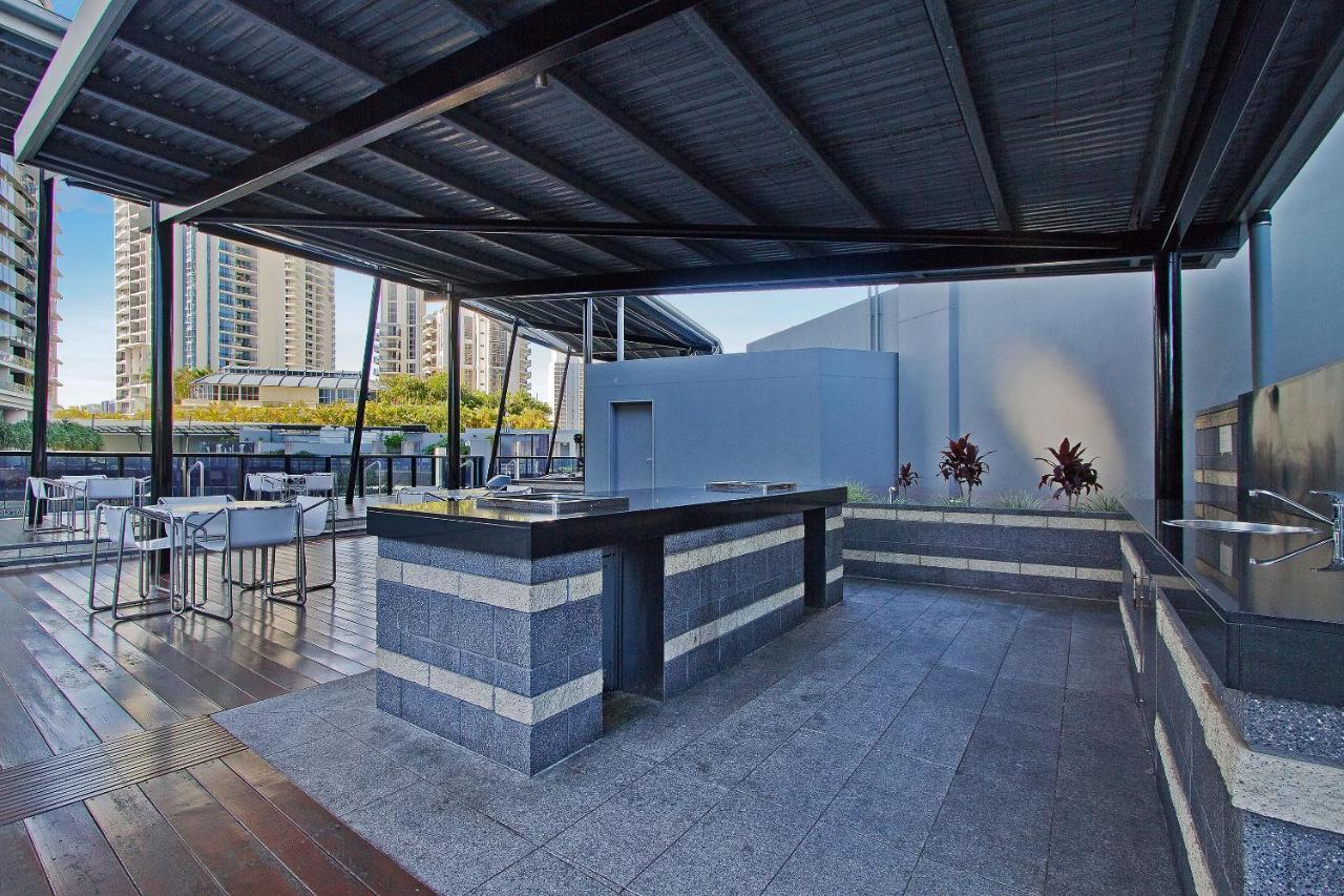 Circle On Cavill By Vaun Aparthotel Gold Coast Buitenkant foto