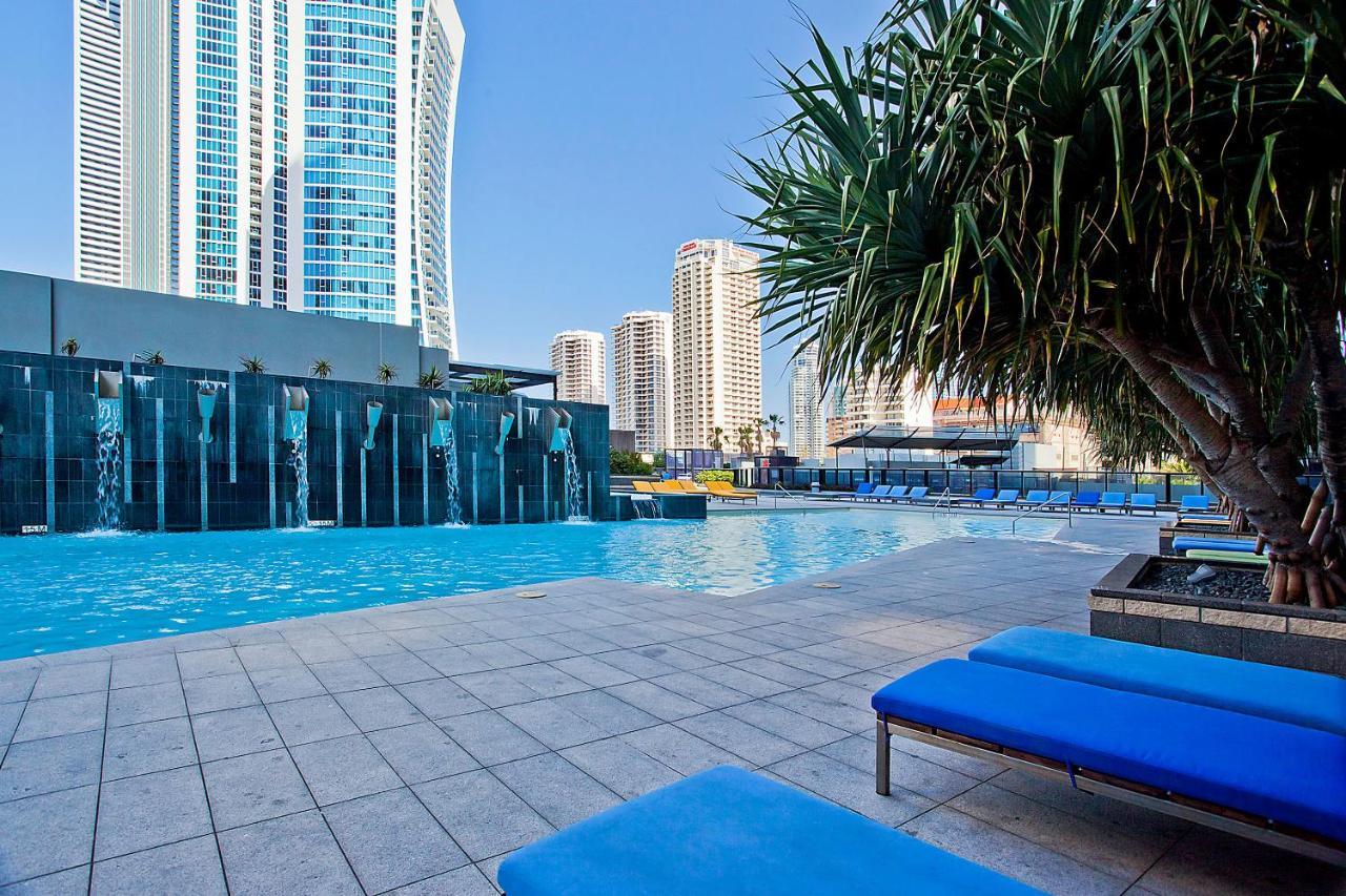 Circle On Cavill By Vaun Aparthotel Gold Coast Buitenkant foto