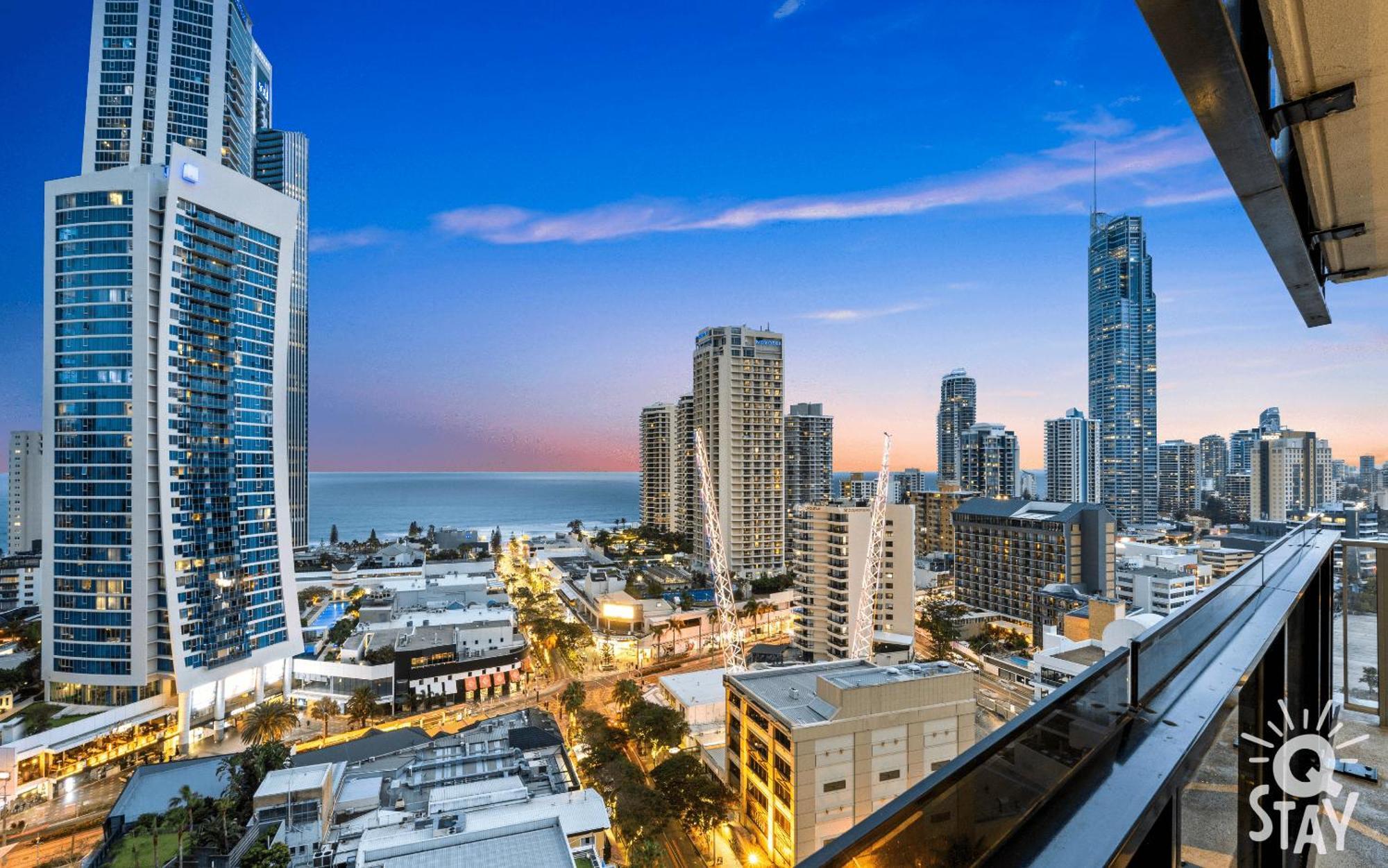 Circle On Cavill By Vaun Aparthotel Gold Coast Buitenkant foto