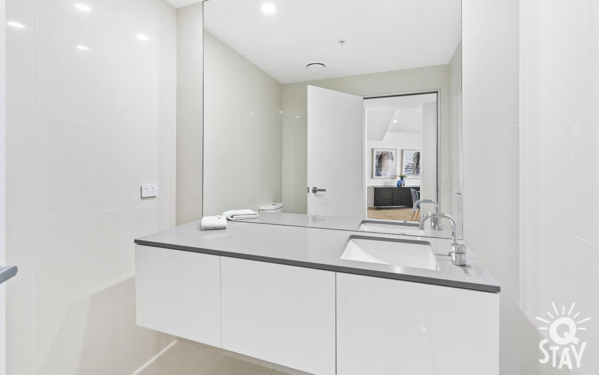 Circle On Cavill By Vaun Aparthotel Gold Coast Buitenkant foto